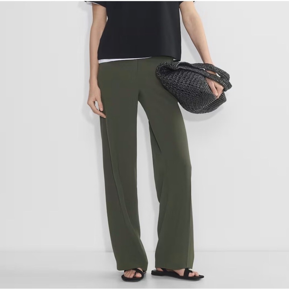 Aritzia Babaton Agency Pant - Mirror Crepe Sz 8